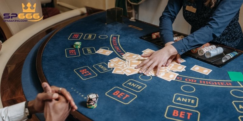 Baccarat Trực Tuyến - Game Bài Hấp Thu Hút Nhất Năm 2025 2 Sảnh casino cung cấp nhiều chế độ khác nhau